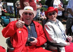 '八十三岁的乔治·罗宾逊(Gorge Robinson)称赞天国乐团'