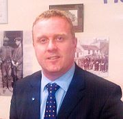 '苏格兰议会议员鲍勃·多瑞斯'