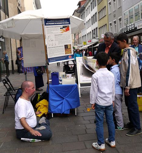 &#039孩子们也希望能了解更多关于法轮功的讯息&#039