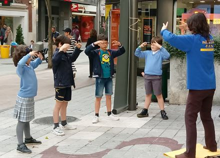 &#039图7：孩子们也在认真学功&#039