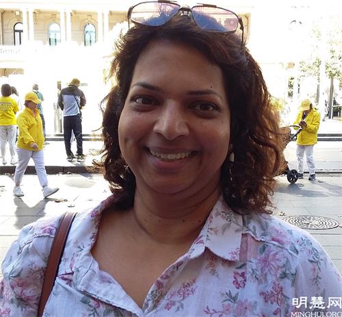 图18:灵性治疗师玛丽·米南巴(Marie Minamba) 表示:真、善、忍引领整个社会走向正道