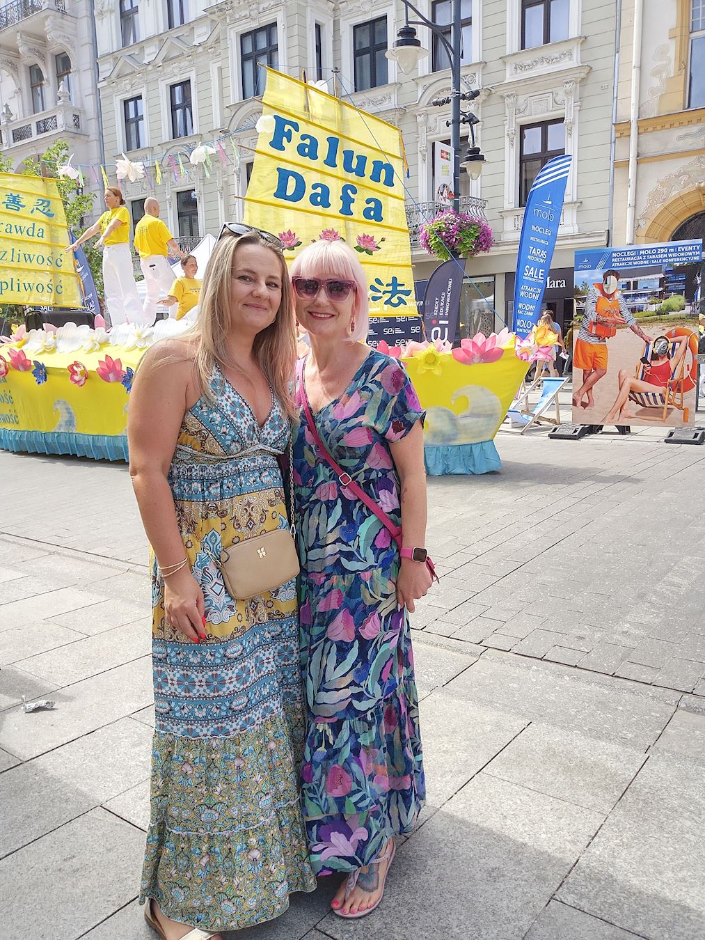 '图25:Anna Kaszuba(左一) 和Magdalena Podgórski.女士'